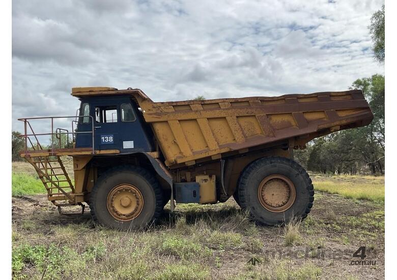 caption 1996 Komatsu HD465-3