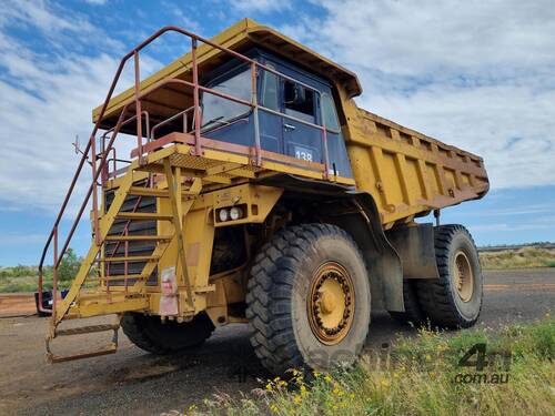 caption 1996 Komatsu HD465-3