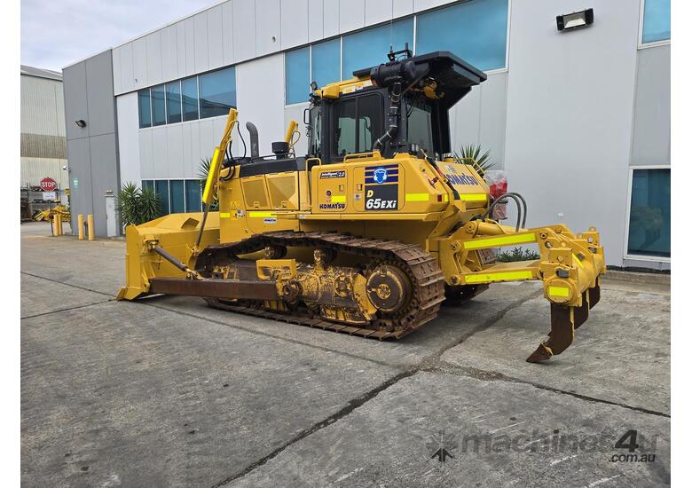 2022 Komatsu D65EXi-18