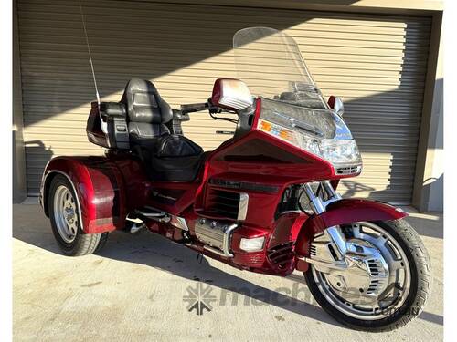 caption 1998 HONDA GL1500 GOLDWING TRIKE