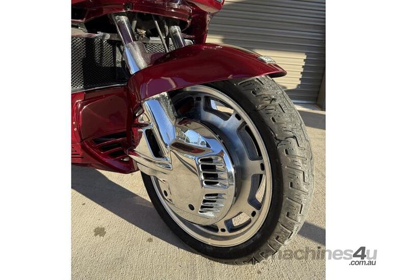 caption 1998 HONDA GL1500 GOLDWING TRIKE