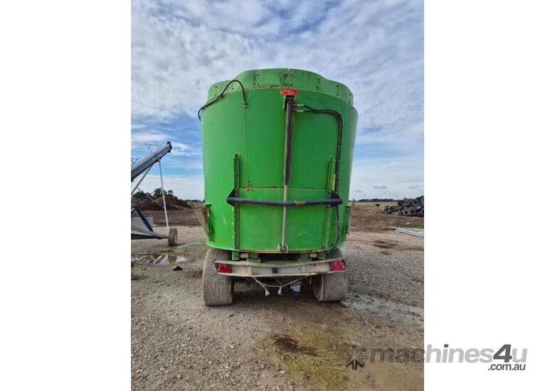 caption Tatoma MVL-22-Duplo Mixer Wagon