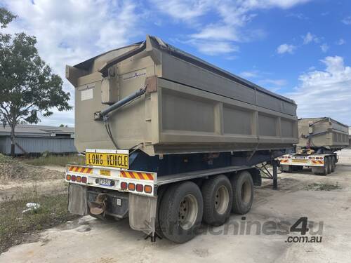2001 HXW ST3 Tri Axle Side Tipper