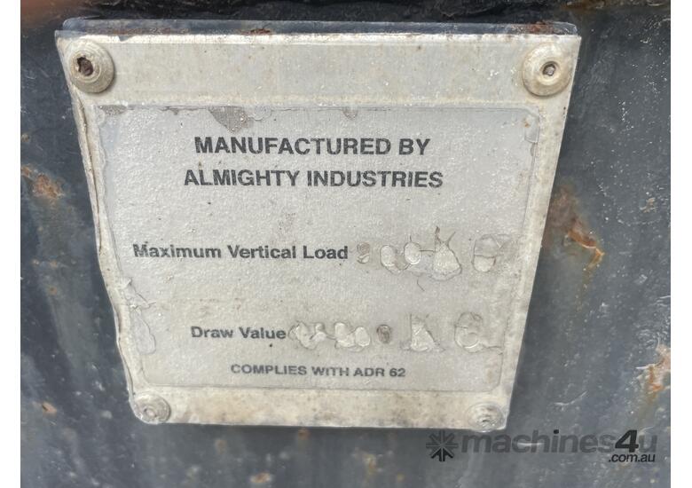 caption 2001 HXW ST3 Tri Axle Side Tipper