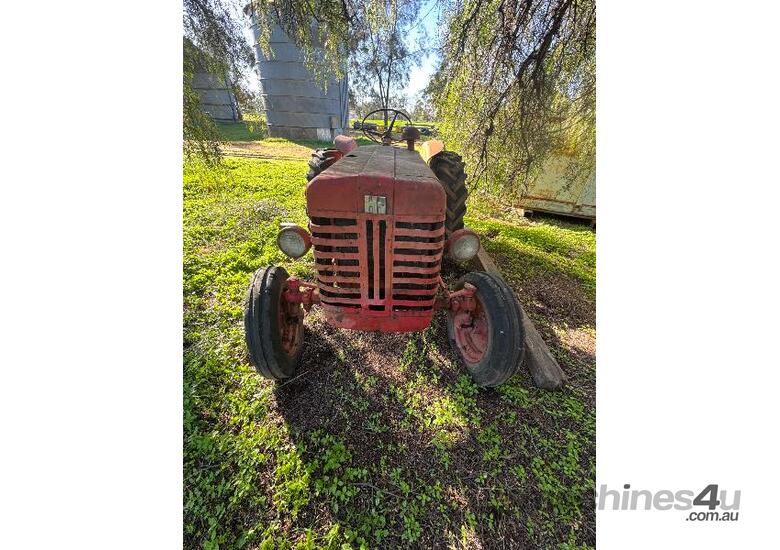 caption International B-250 Tractor