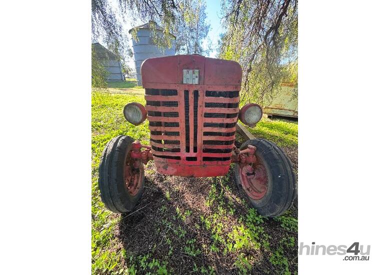 caption International B-250 Tractor