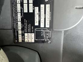 CROWN RD5020 Double reach forklift - picture2' - Click to enlarge