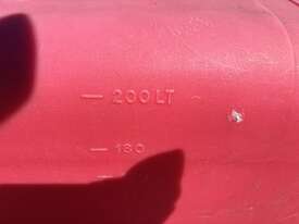 Hardi 200 Lt Spray Tank - picture0' - Click to enlarge