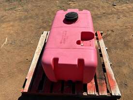 Hardi 200 Lt Spray Tank - picture2' - Click to enlarge