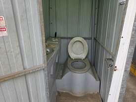 Portable Toilet - picture2' - Click to enlarge