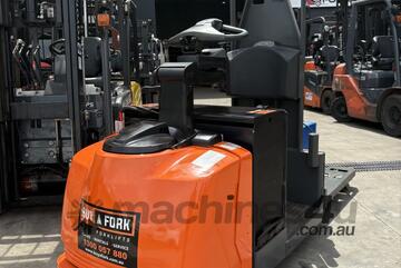 2018 RAYMOND CENTRE RIDE ELECTRIC PALLET MOVER