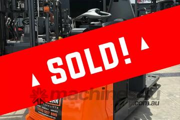 2018 RAYMOND CENTRE RIDE ELECTRIC PALLET MOVER