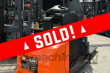 2018 RAYMOND CENTRE RIDE ELECTRIC PALLET MOVER