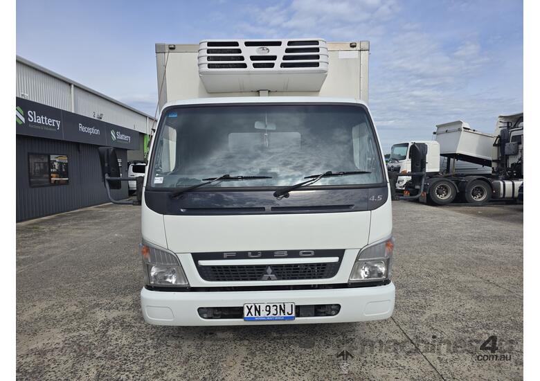 2009 Mitsubishi Canter Fuso  4x2 Refrigerated Pantech (Manual)