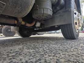 2009 Mitsubishi Canter Fuso  4x2 Refrigerated Pantech (Manual) - picture2' - Click to enlarge