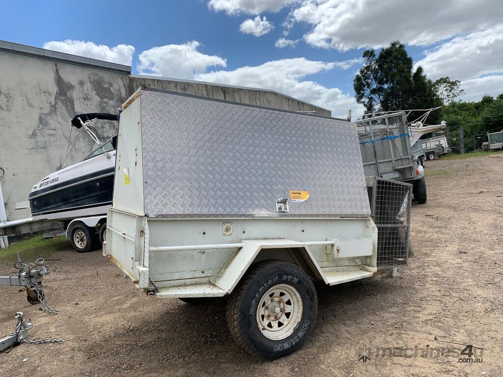 Buy Used unbranded Unbranded Single Axle Enclosed Box Trailer Trailers ...