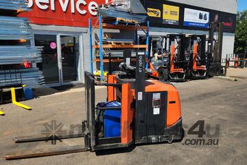 Toyota FORKLIFT PALLET MOVER BT OSE100