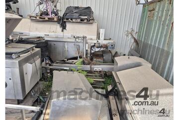 LIFTING Euro Bin Lifter and Tipper System Food Processing Equipment