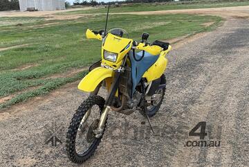 Suzuki   DRZ400 MOTORBIKE