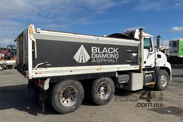 Mack 2014   Granite Tipper