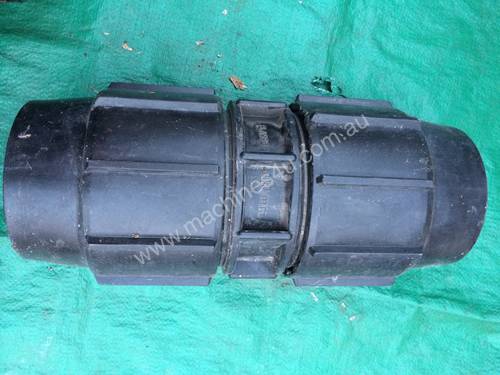 POLYPIPE COUPLING 110MM