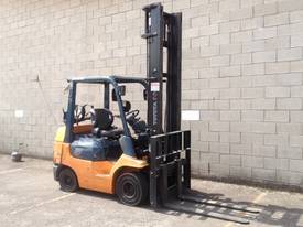 3t LPG Forklift FOR SALE ***** Toyota 02-7FGK30 - picture1' - Click to enlarge