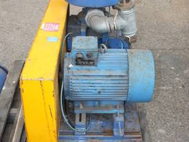 Hibon XN3 roots type blower 11KW 3 phase - picture1' - Click to enlarge