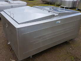STAINLESS STEEL TANK, MILK VAT 1670 LT - picture0' - Click to enlarge