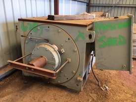 750 kw 8 pole 3300v Toshiba AC Electric Motor - picture0' - Click to enlarge