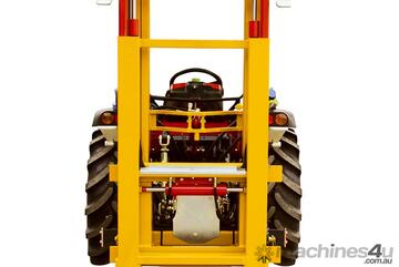 Ilmer 3PL Tractor Forklift Mast Attachment with Patented hydraulic fork-closing!