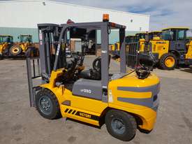 Victory VF35G std dual fuel Forklift - picture0' - Click to enlarge