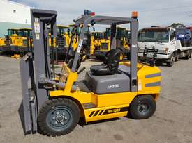 Victory VF35G std dual fuel Forklift - picture0' - Click to enlarge