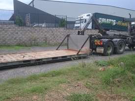Hino Hook Truck for sale - picture2' - Click to enlarge
