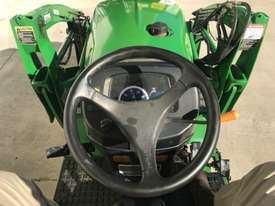 John Deere 2520 FWA/4WD Tractor - picture1' - Click to enlarge