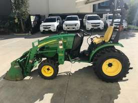 John Deere 2520 FWA/4WD Tractor - picture2' - Click to enlarge