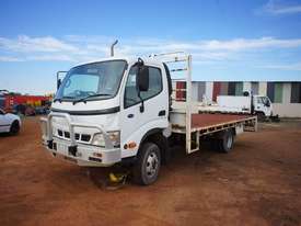2006 Hino 6 Speed Turbocharged Air condition - picture1' - Click to enlarge