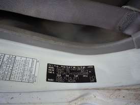 2006 Hino 6 Speed Turbocharged Air condition - picture2' - Click to enlarge