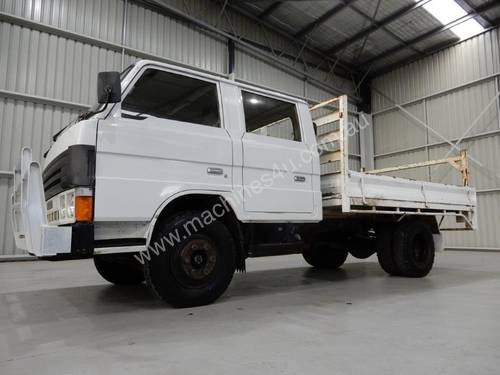 Mazda T4100 Cab chassis Truck