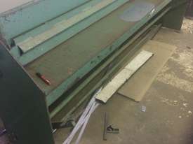 8ft sheet metal Guillotine  - picture0' - Click to enlarge