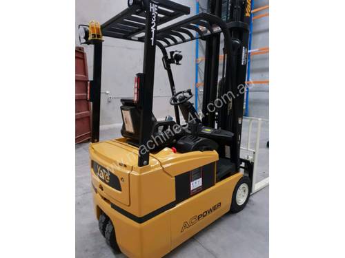 Yale Electric Forklift, Like New Condition