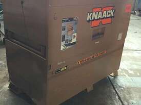 Knaack Site Tool Box Lockable Piano Box Storagemaster Tool Chest Model 89AZ - picture1' - Click to enlarge