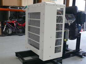 New/Unused Mercedes-Benz OM906LA ENGINE 240HP (180kW) Turn Key Power Pack |Cooling Pack  - picture2' - Click to enlarge