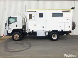 2009 Isuzu FTS 800 - picture2' - Click to enlarge