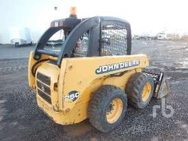 JOHN DEERE 250 Skid Steer Loader - picture1' - Click to enlarge