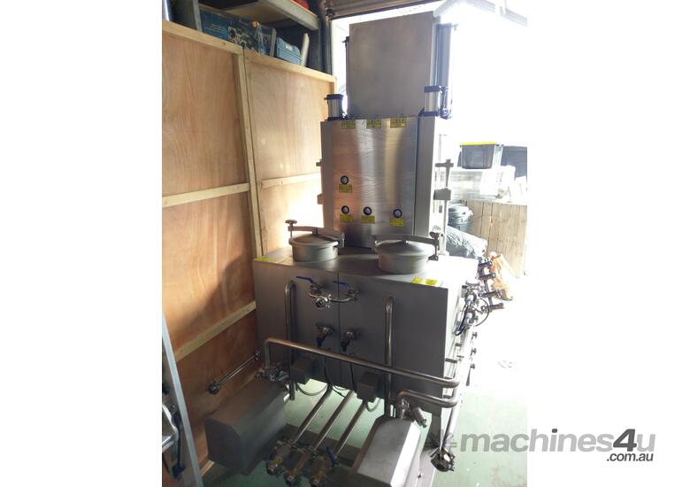 caption Keg Washer and Filler