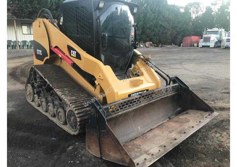 caption Caterpillar CAT 277C Track loader MACHTL