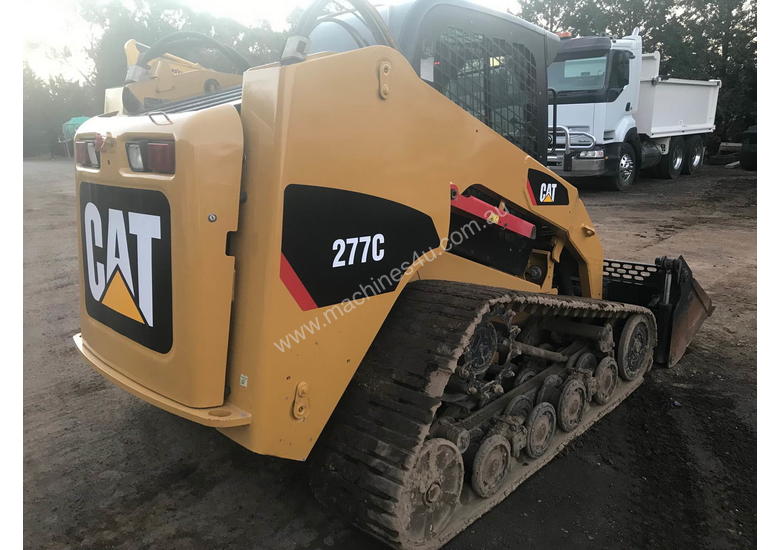 caption Caterpillar CAT 277C Track loader MACHTL