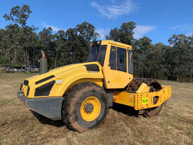 Bomag BW216D-4 Vibrating Roller Roller/Compacting - picture1' - Click to enlarge