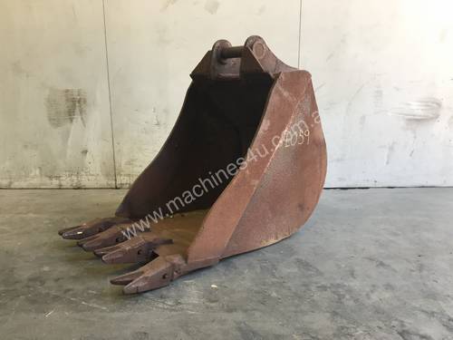 0MM TOOTHED DIGGING BUCKET TO SUIT 4-6T EXCAVATOR E059