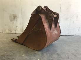 0MM TOOTHED DIGGING BUCKET TO SUIT 4-6T EXCAVATOR E059 - picture1' - Click to enlarge